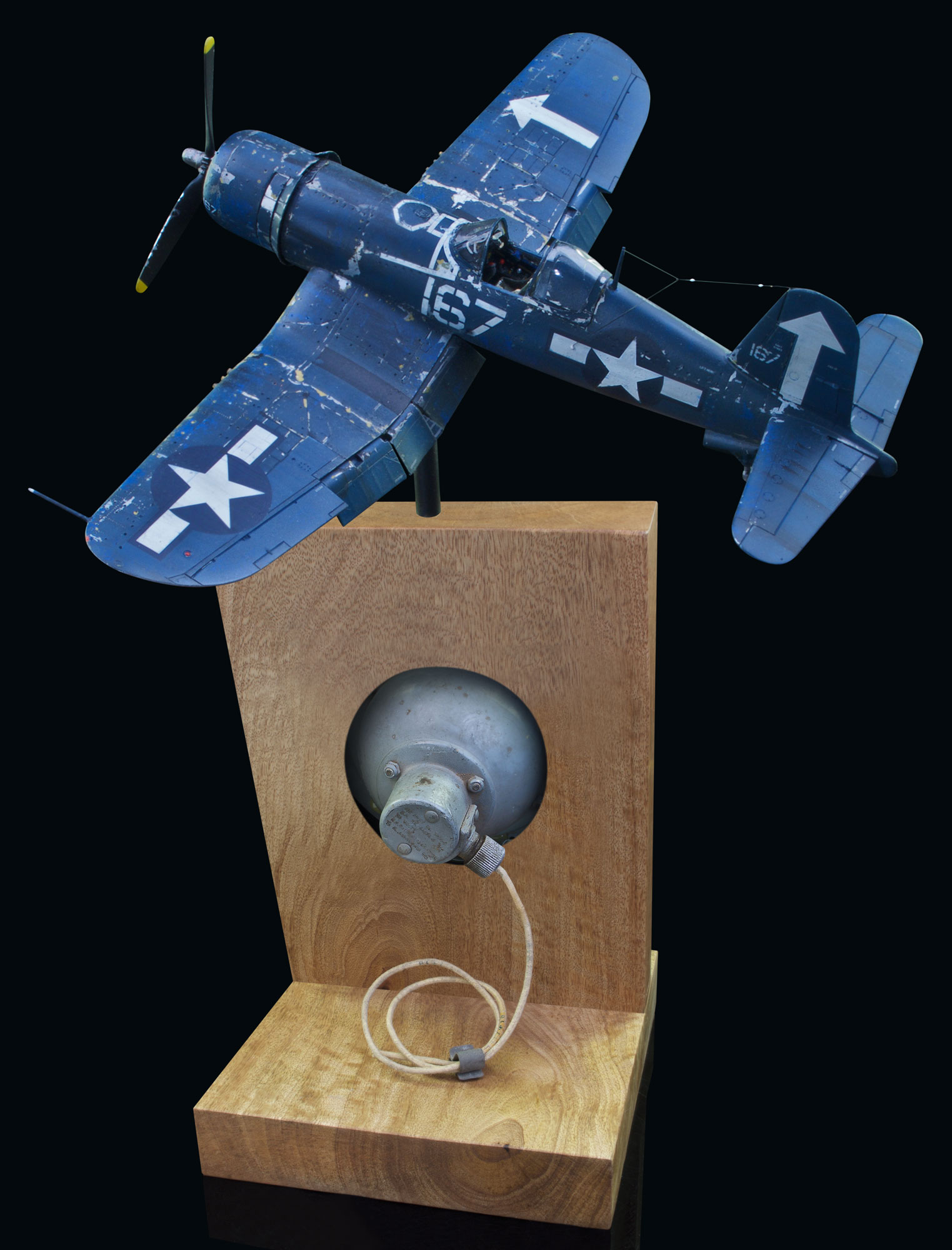 VOUGHT F4U CORSAIR, WWII RED WINGTIP RECOGNITION LIGHT